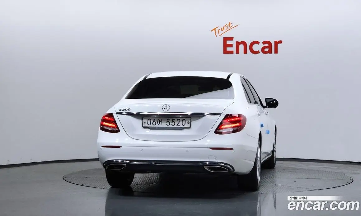 Mercedes-Benz E-Class 2018 2.0 автомат (гидро), фото 4