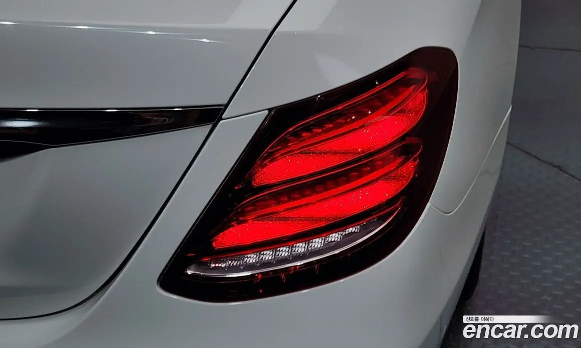 Mercedes-Benz E-Class 2018 2.0 автомат (гидро), фото 9