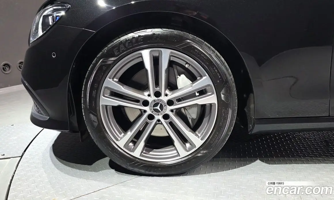 Mercedes-Benz E-Class 2022 2.0 автомат (гидро), фото 5 Mercedes-Benz E-Class 2022 2.0 автомат (гидро), фото 5