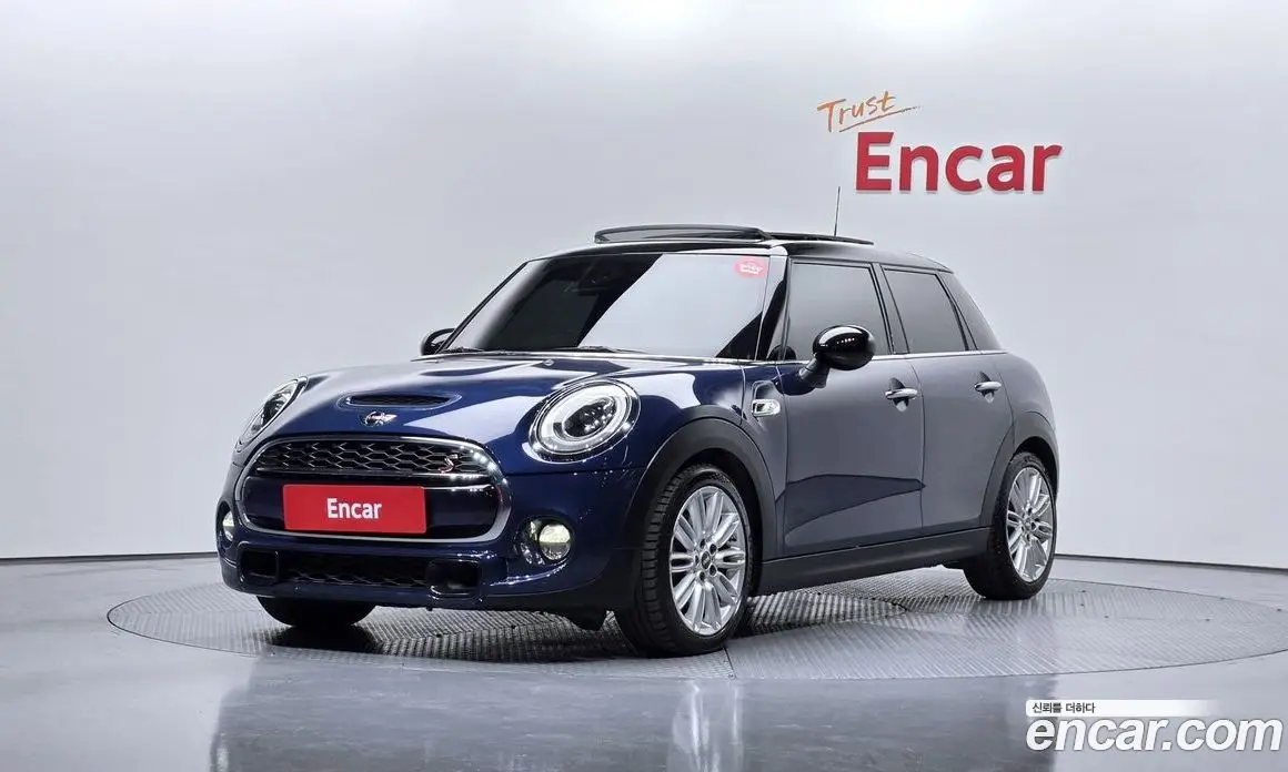 Mini Cooper 2017 2.0 автомат (гидро), фото 1 Mini Cooper 2017 2.0 автомат (гидро), фото 1