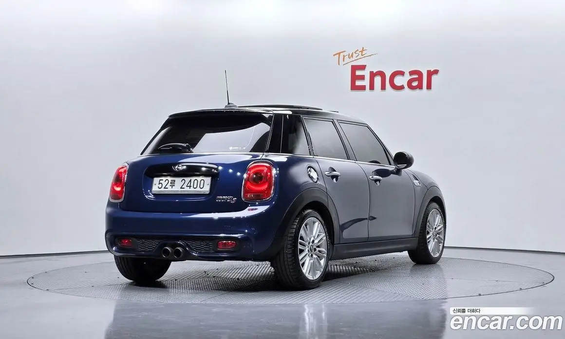 Mini Cooper 2017 2.0 автомат (гидро), фото 2 Mini Cooper 2017 2.0 автомат (гидро), фото 2