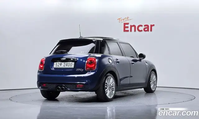 Mini Cooper 2017 2.0 автомат (гидро), миниатюра 2 Mini Cooper 2017 2.0 автомат (гидро), миниатюра 2