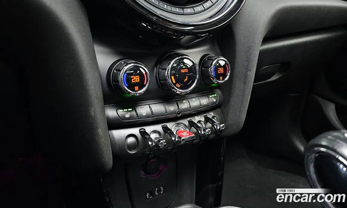 Mini Cooper 2017 2.0 автомат (гидро), фото 16 Mini Cooper 2017 2.0 автомат (гидро), фото 16