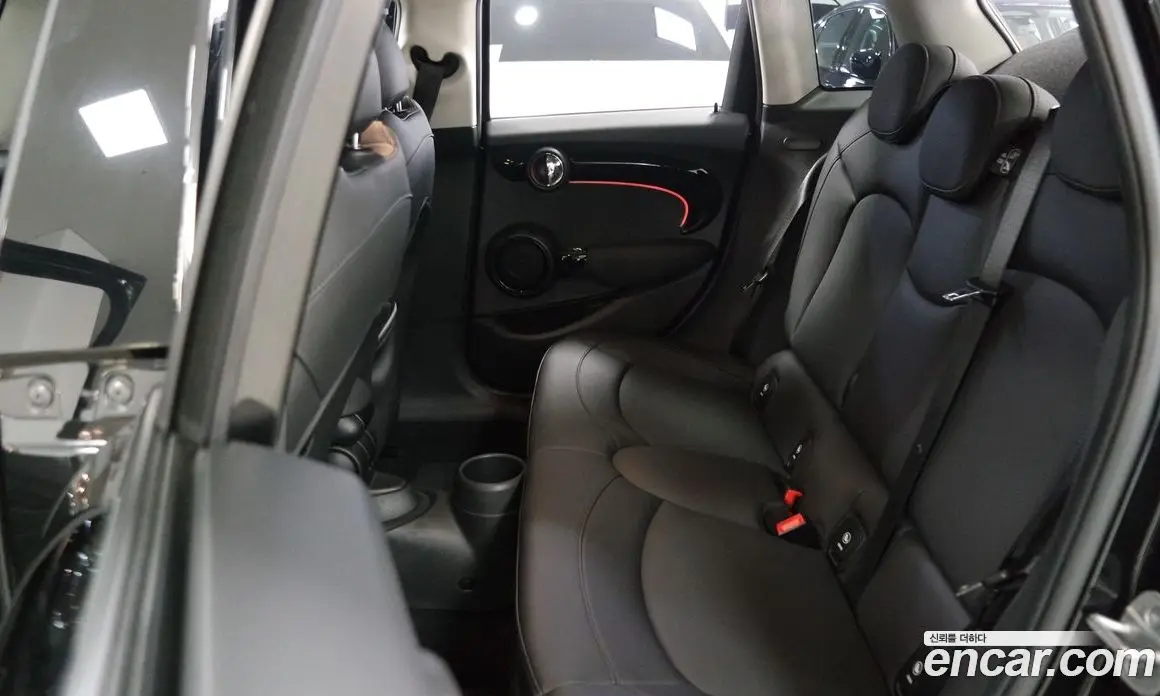 Mini Cooper 2023 1.5 автомат (гидро), фото 11