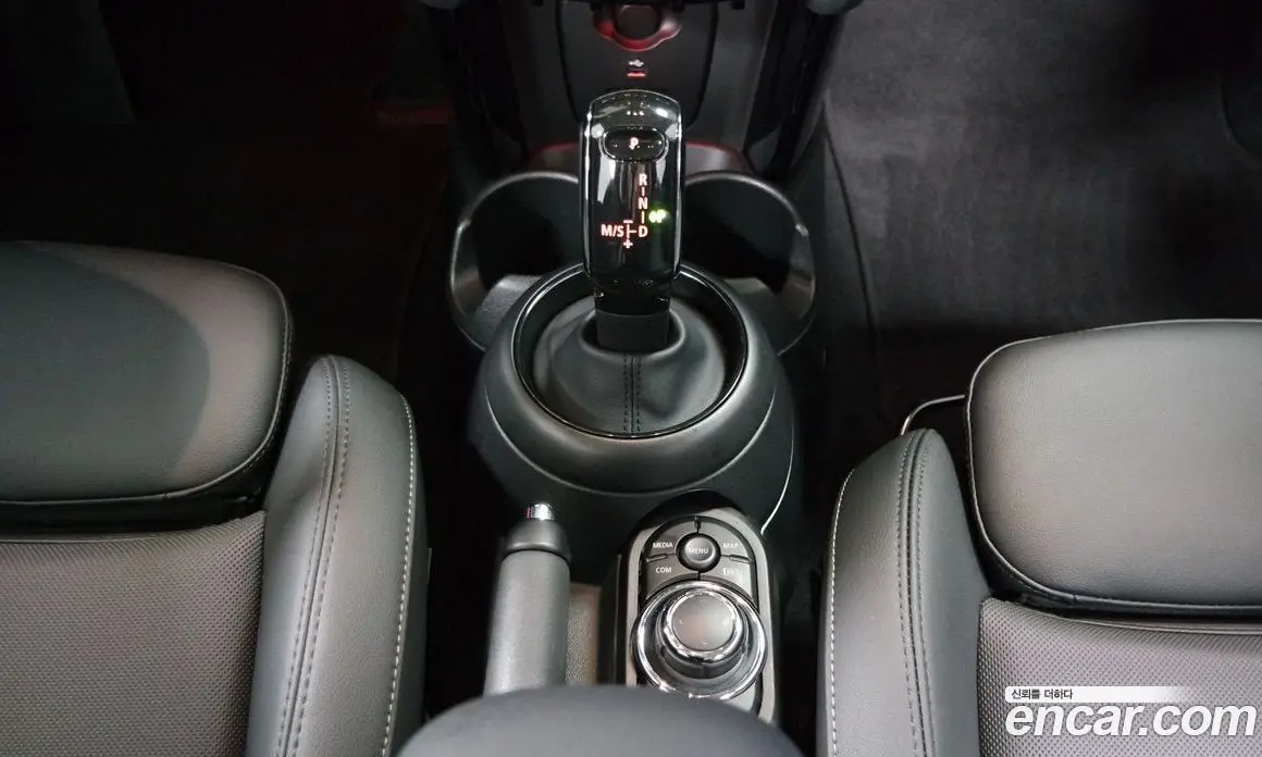 Mini Cooper 2023 1.5 автомат (гидро), фото 9