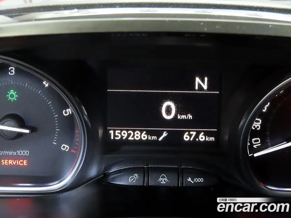 Peugeot 2008 2015 1.6 автомат (гидро), фото 17