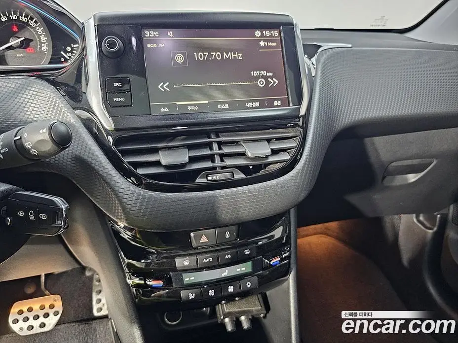 Peugeot 2008 2018 1.6 автомат (гидро), фото 14