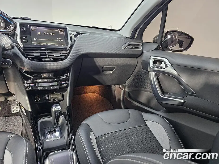 Peugeot 2008 2018 1.6 автомат (гидро), фото 20