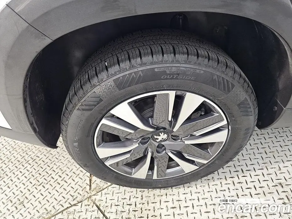 Peugeot 2008 2018 1.6 автомат (гидро), фото 5