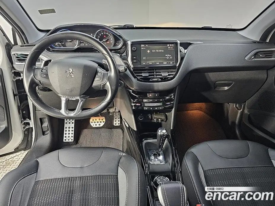 Peugeot 2008 2018 1.6 автомат (гидро), фото 7