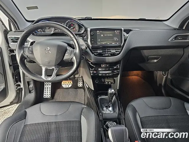 Peugeot 2008 2018 1.6 автомат (гидро), миниатюра 7