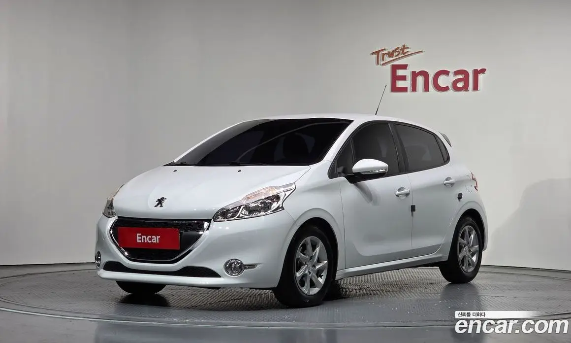 Peugeot 208 2015 1.4 автомат (гидро), фото 1 Peugeot 208 2015 1.4 автомат (гидро), фото 1