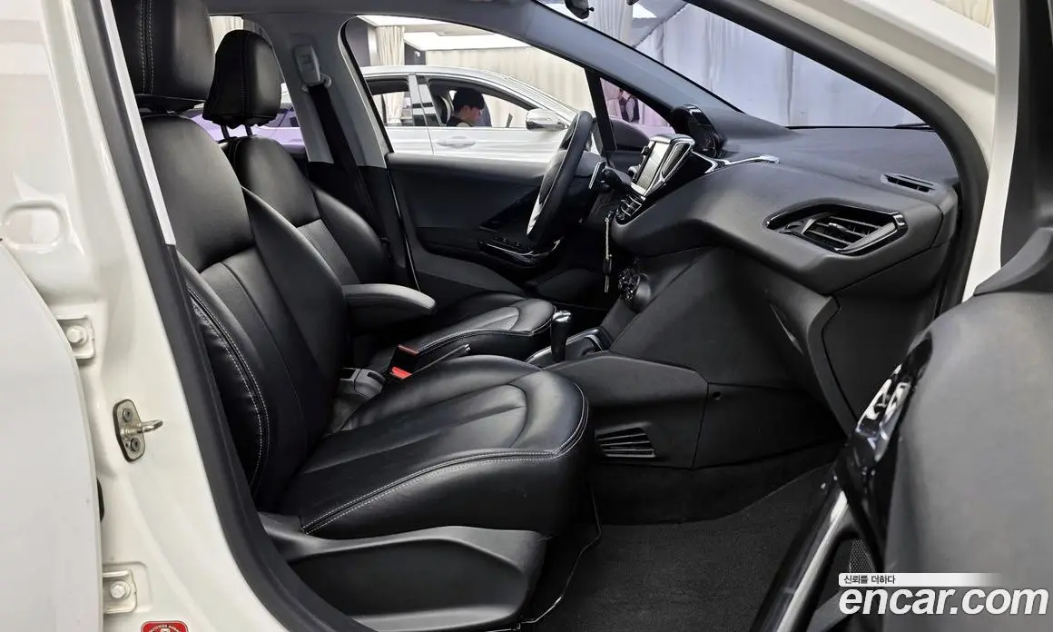 Peugeot 208 2015 1.4 автомат (гидро), фото 11 Peugeot 208 2015 1.4 автомат (гидро), фото 11