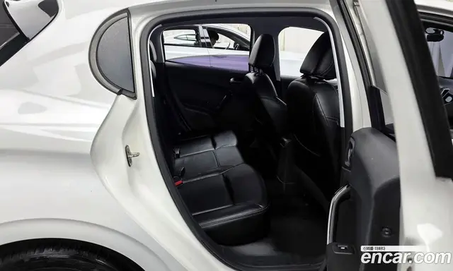 Peugeot 208 2015 1.4 автомат (гидро), миниатюра 12