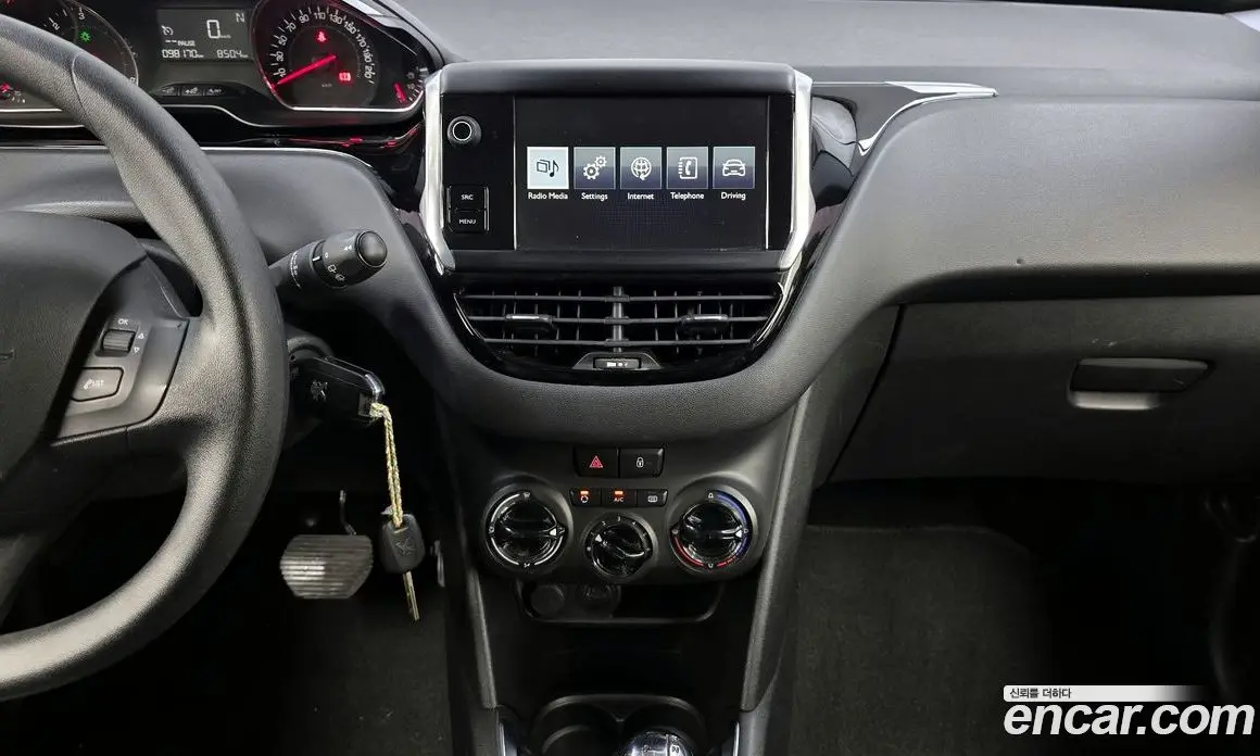 Peugeot 208 2015 1.4 автомат (гидро), фото 14 Peugeot 208 2015 1.4 автомат (гидро), фото 14