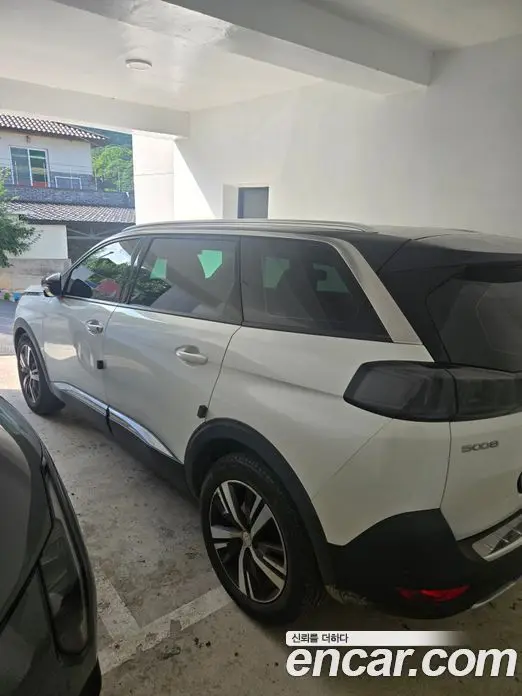 Peugeot 5008 2022 1.2 автомат (гидро), фото 6