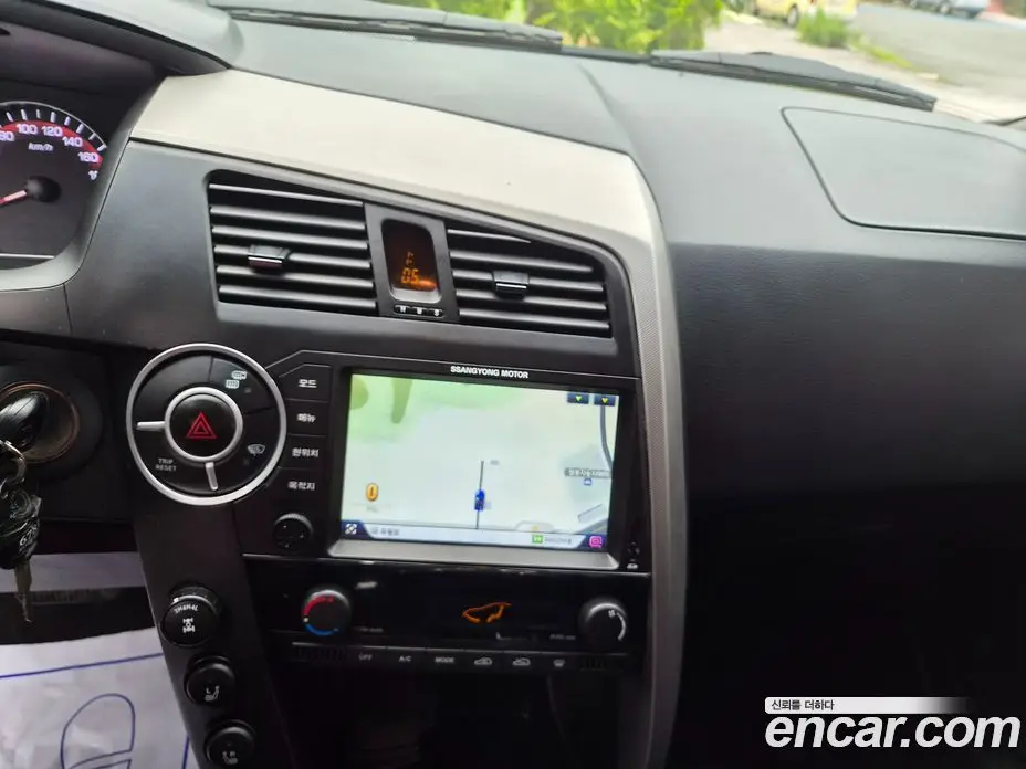 SsangYong Korando 2013 2.0 автомат (гидро), фото 12