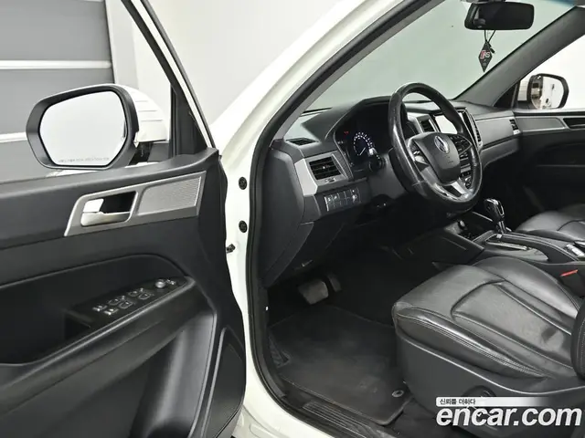 SsangYong Rexton 2019 2.2 автомат (гидро), миниатюра 11 SsangYong Rexton 2019 2.2 автомат (гидро), миниатюра 11