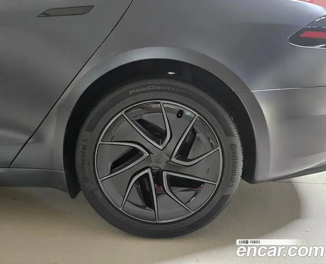 Tesla Model S 2026 автомат (гидро), миниатюра 5