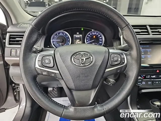Toyota Camry 2016 2.5 автомат (гидро), миниатюра 9