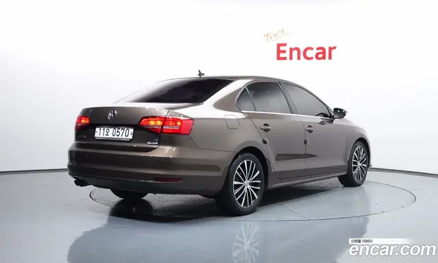 Volkswagen Jetta 2015 2.0 автомат (гидро), миниатюра 2