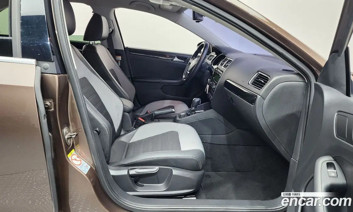 Volkswagen Jetta 2015 2.0 автомат (гидро), фото 11