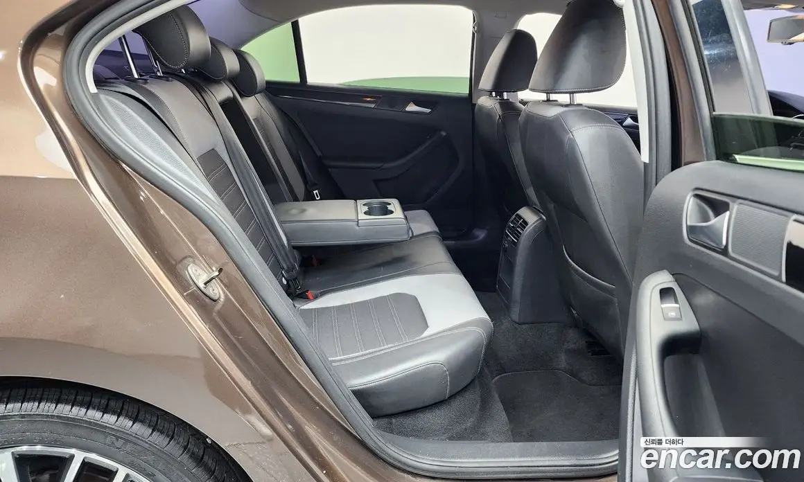 Volkswagen Jetta 2015 2.0 автомат (гидро), фото 12