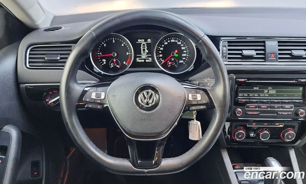 Volkswagen Jetta 2015 2.0 автомат (гидро), фото 13