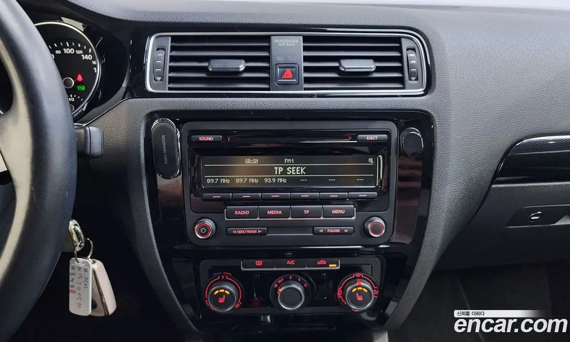 Volkswagen Jetta 2015 2.0 автомат (гидро), фото 15