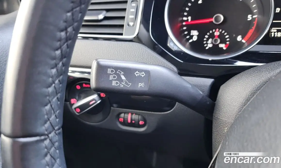 Volkswagen Jetta 2015 2.0 автомат (гидро), фото 18