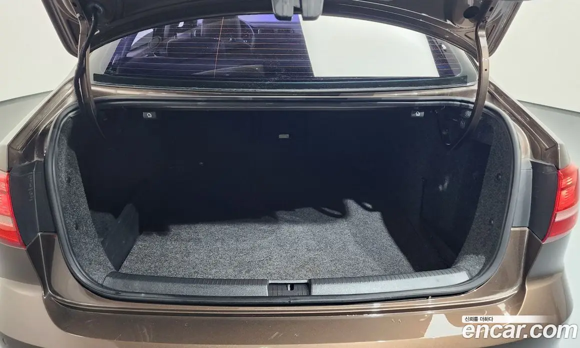 Volkswagen Jetta 2015 2.0 автомат (гидро), фото 20