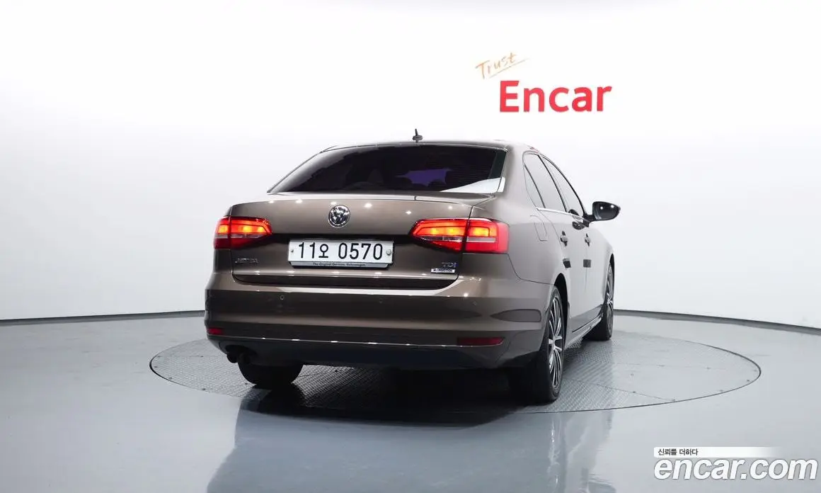 Volkswagen Jetta 2015 2.0 автомат (гидро), фото 4