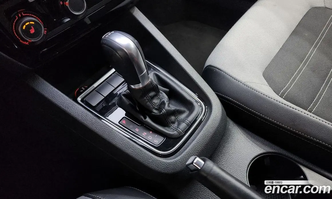 Volkswagen Jetta 2015 2.0 автомат (гидро), фото 9