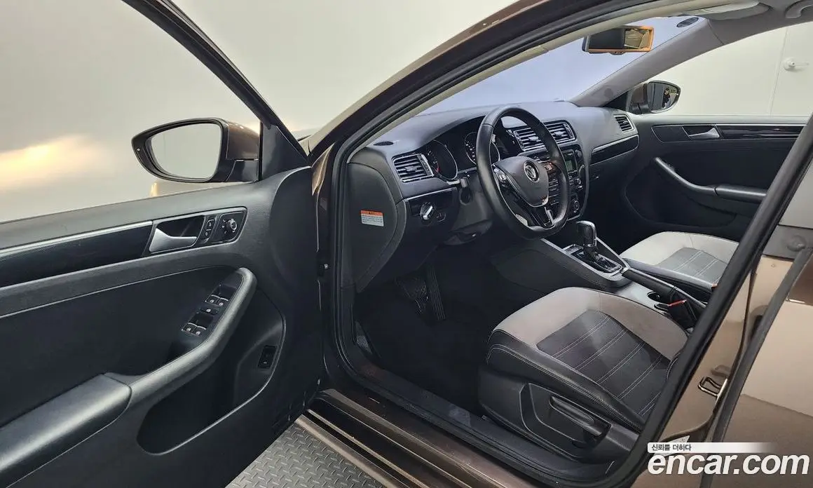 Volkswagen Jetta 2015 2.0 автомат (гидро), фото 10