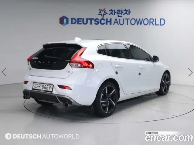 Volvo V40 2016 2.0 автомат (гидро), миниатюра 2