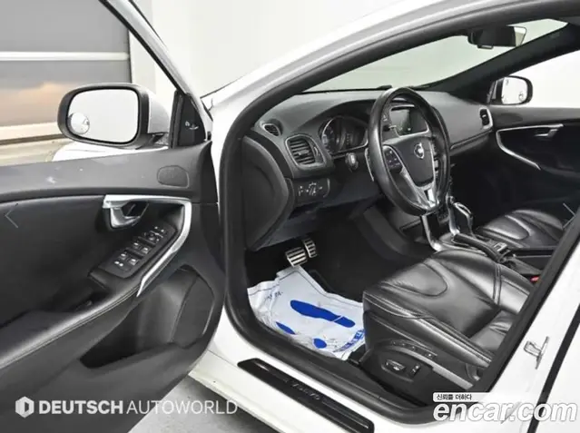Volvo V40 2016 2.0 автомат (гидро), миниатюра 11