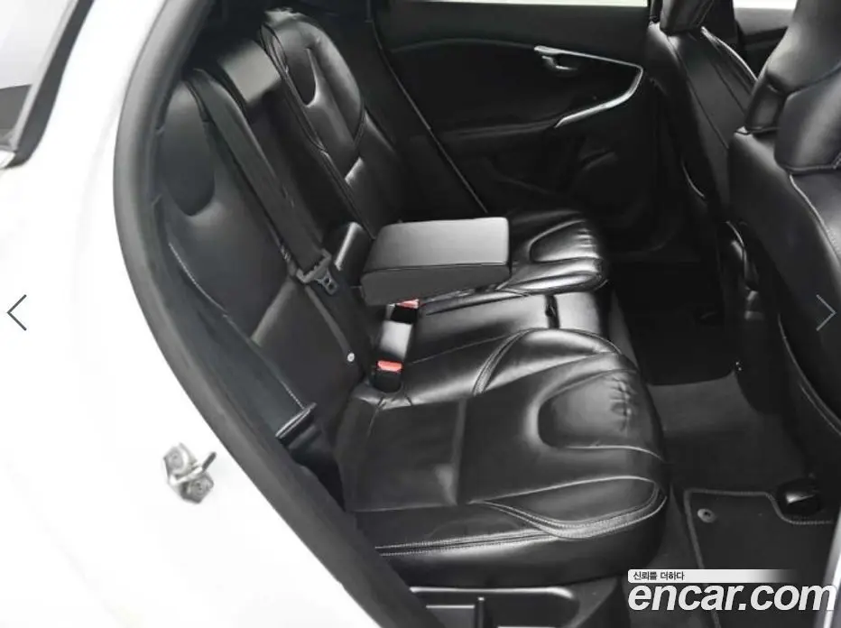 Volvo V40 2016 2.0 автомат (гидро), фото 12