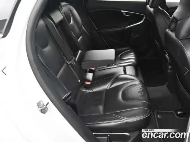 Volvo V40 2016 2.0 автомат (гидро), миниатюра 12