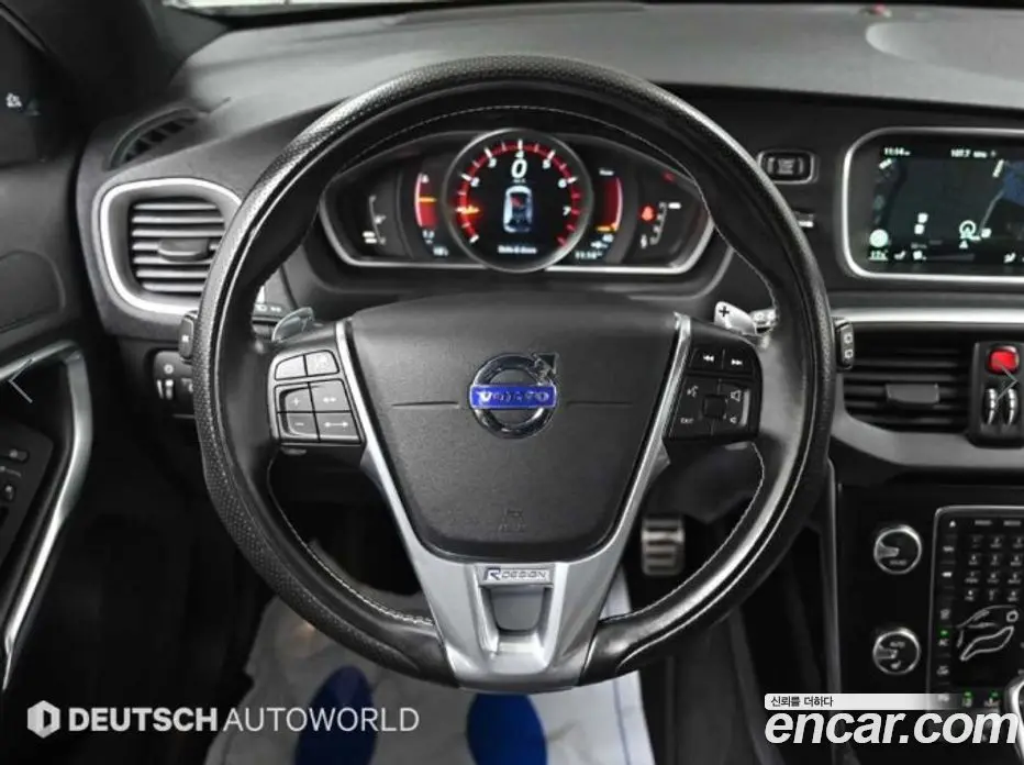 Volvo V40 2016 2.0 автомат (гидро), фото 13