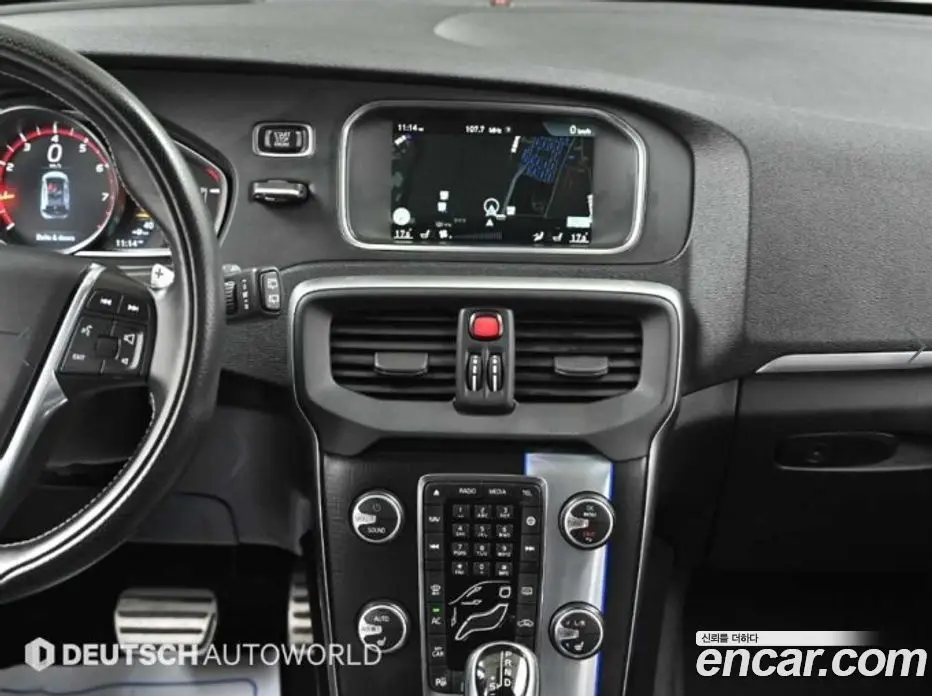 Volvo V40 2016 2.0 автомат (гидро), фото 14