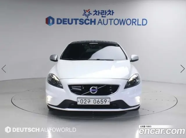 Volvo V40 2016 2.0 автомат (гидро), миниатюра 3