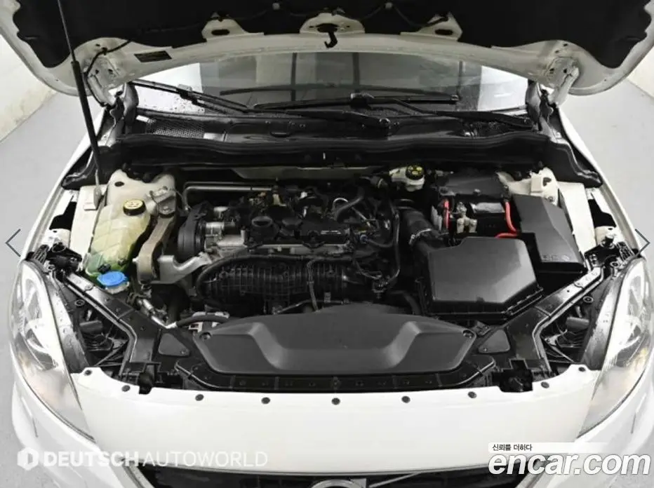 Volvo V40 2016 2.0 автомат (гидро), фото 6