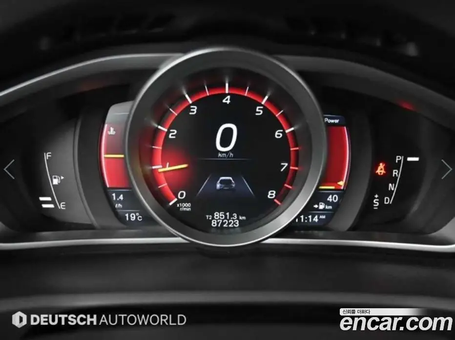 Volvo V40 2016 2.0 автомат (гидро), фото 8