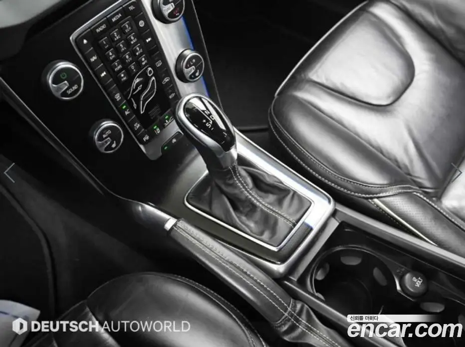Volvo V40 2016 2.0 автомат (гидро), фото 9