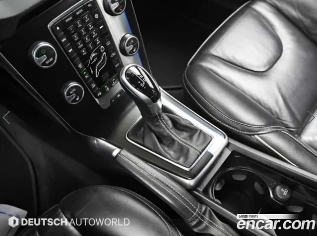 Volvo V40 2016 2.0 автомат (гидро), миниатюра 9