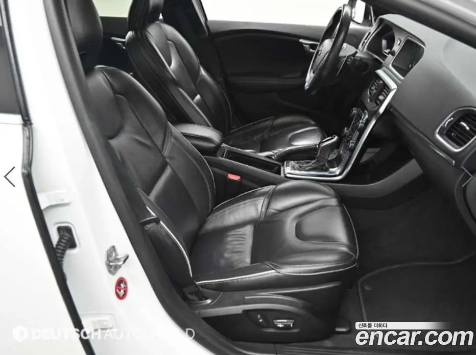 Volvo V40 2016 2.0 автомат (гидро), фото 10