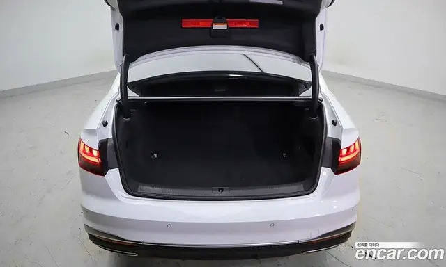 Audi A4 2021 2.0 автомат (гидро), миниатюра 7