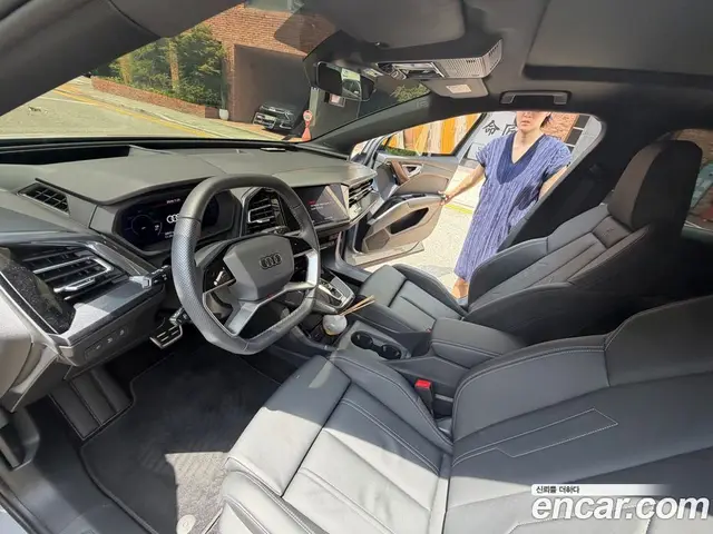 Audi Q4 e-tron 2025 автомат (гидро), миниатюра 10