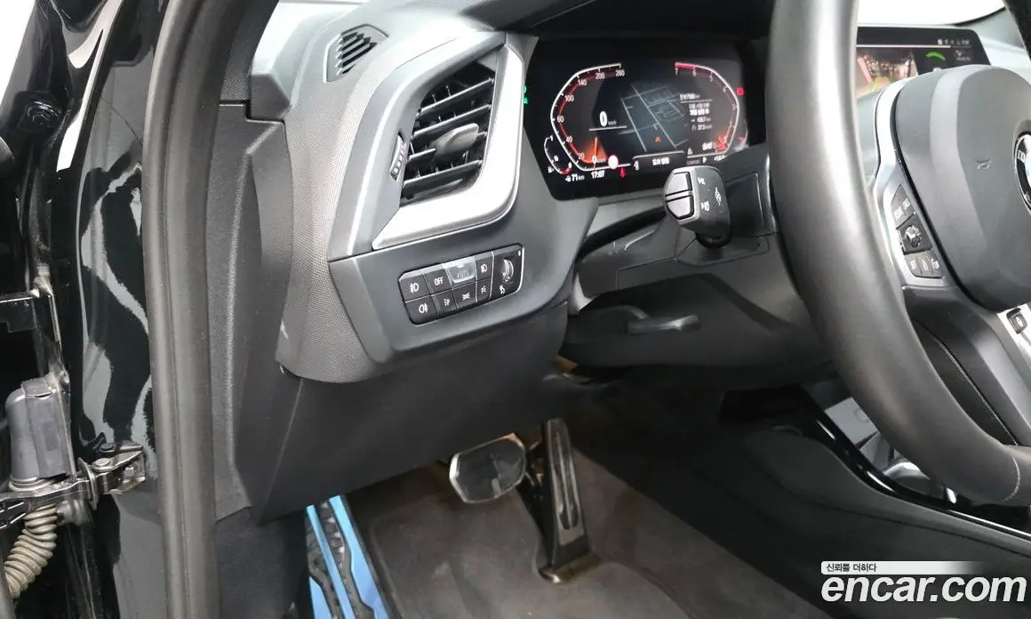 BMW 1 серия 2024 2.0 автомат (гидро), фото 12 BMW 1 серия 2024 2.0 автомат (гидро), фото 12