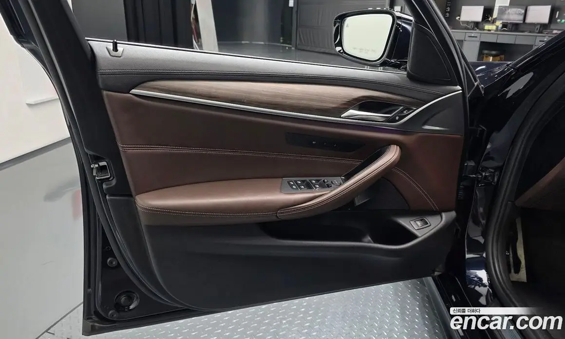BMW 5 серия 2018 2.0 автомат (гидро), фото 14